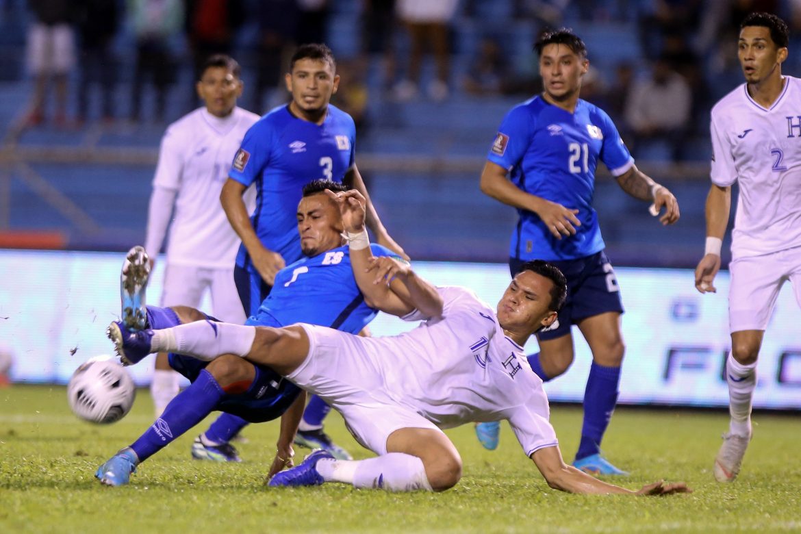 Jugadores de El Salvador amenazan con no jugar contra Canadá por inconformidad con directivos