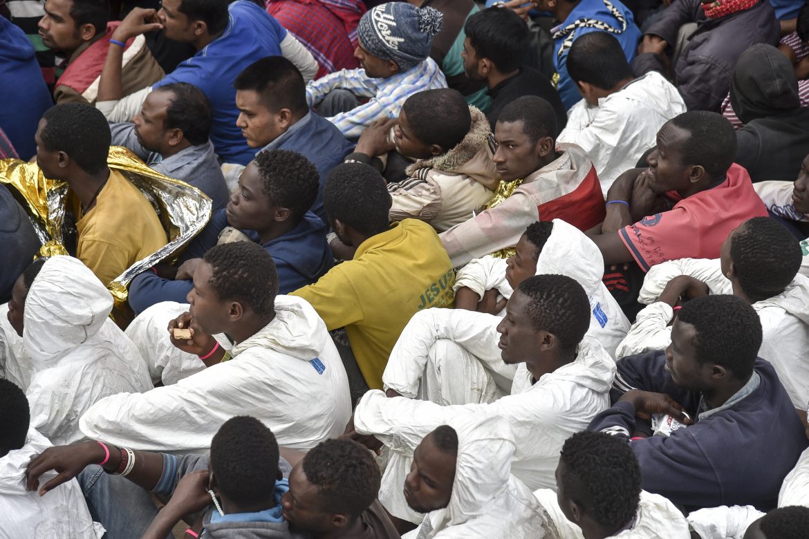Rescatan a cerca 600 migrantes frente a las costas de Calabria