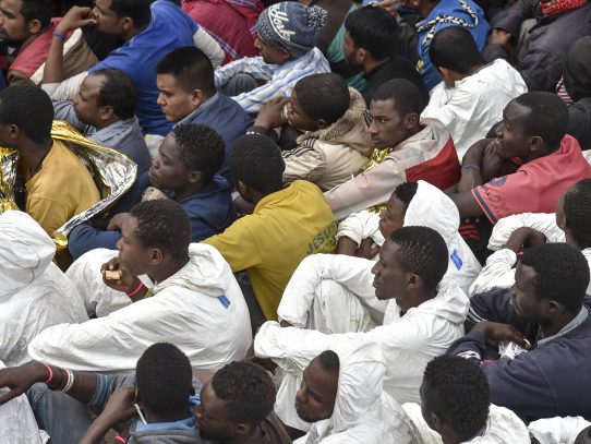 Rescatan a cerca 600 migrantes frente a las costas de Calabria