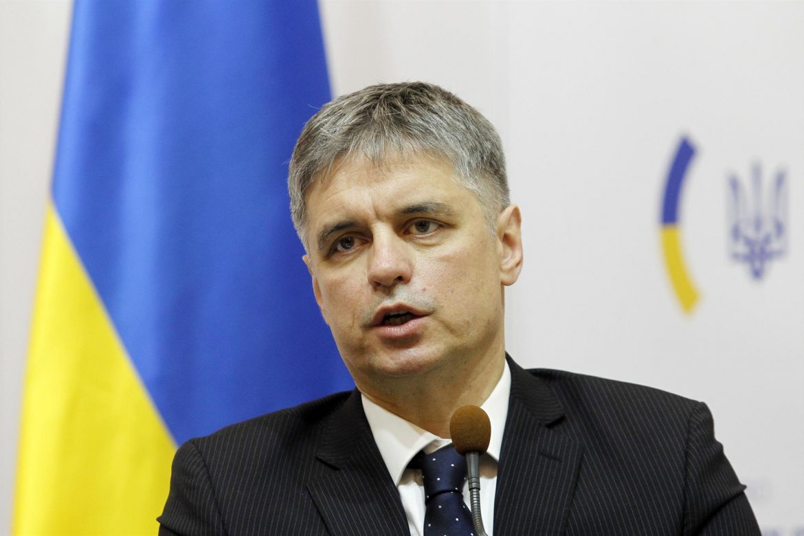 Ucrania pide excluir a Rusia de sistemas de pago SWIFT, Visa y Mastercard