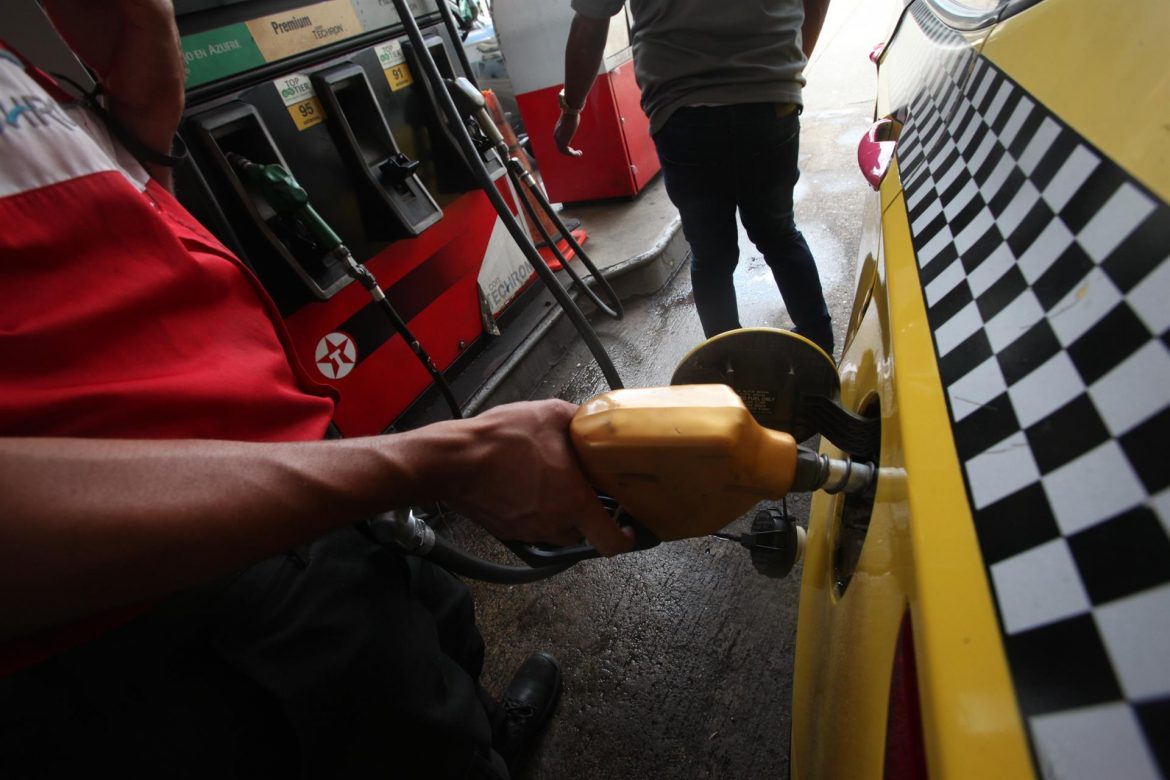 Nuevos precios para el combustible empezarán a regir el próximo viernes