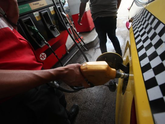 Panamá vive la mayor alza en el precio del combustible en ocho años