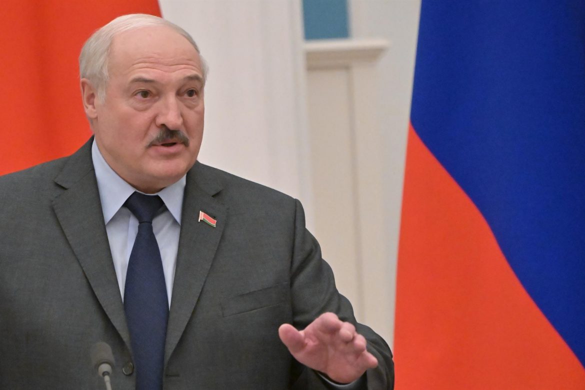 Lukashenko dice estar listo para ofrecer hoy mismo diálogo a Rusia y Ucrania