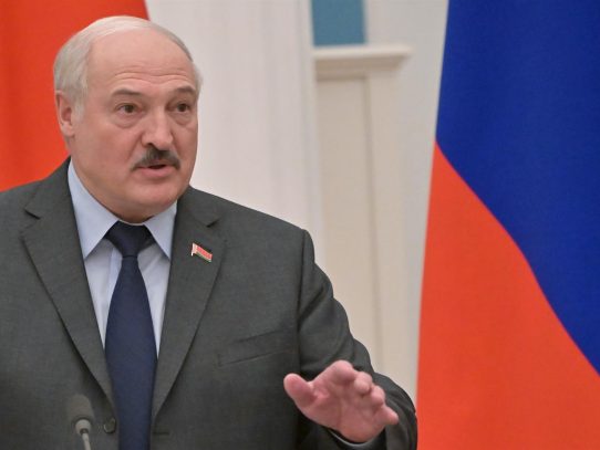 Lukashenko dice estar listo para ofrecer hoy mismo diálogo a Rusia y Ucrania