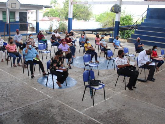 Presidentes de padres de familia de colegios en Panamá Este se reúnen con el Meduca