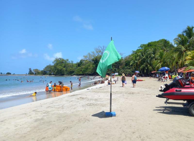 Más de 4 mil bañistas asistieron este sábado a las diferentes playas del país