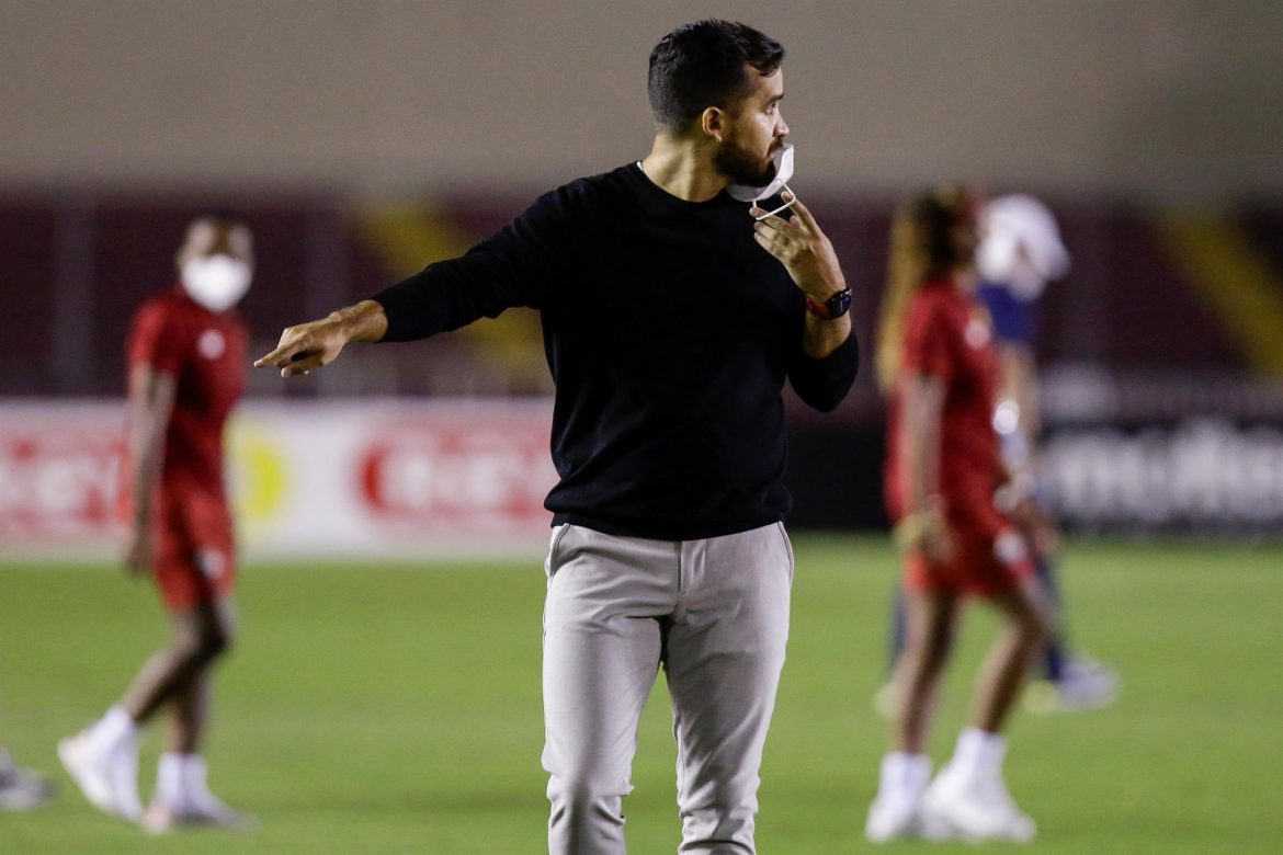 "Nacho" Quintana asegura que Panamá se juega todo en abril contra El Salvador