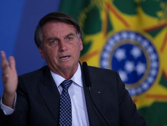 Bolsonaro tilda de "canallas" y "ladrones" a sus antecesores en el poder