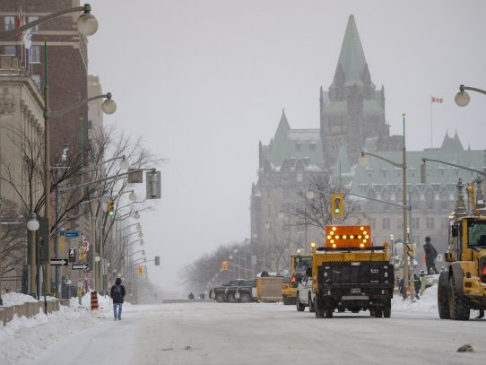 La policía recupera la capital de Canadá tras acabar con asedio de camioneros