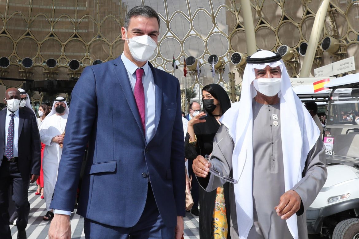 Sánchez evita referencias al rey Juan Carlos en su visita a Emiratos Árabes