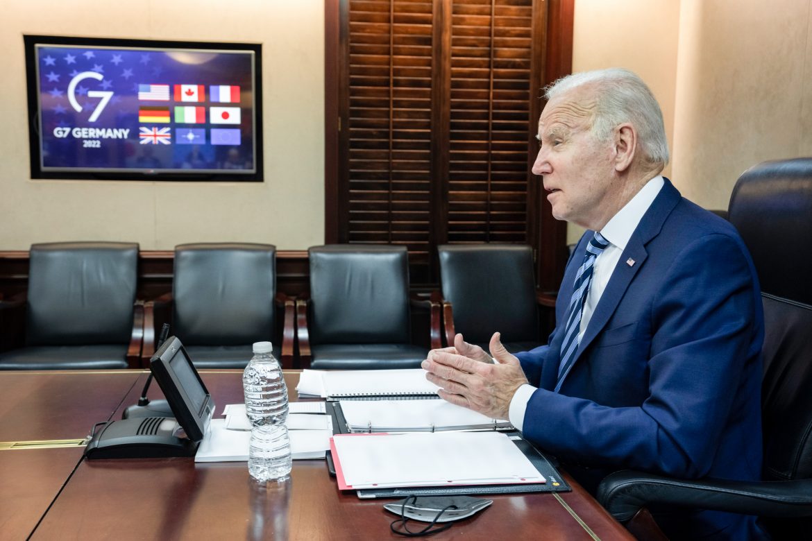 Biden dice que el G7 impondrá sanciones "devastadoras" a Rusia