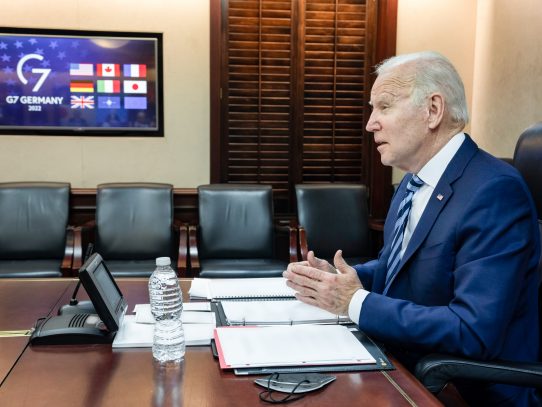 Biden dice que el G7 impondrá sanciones "devastadoras" a Rusia