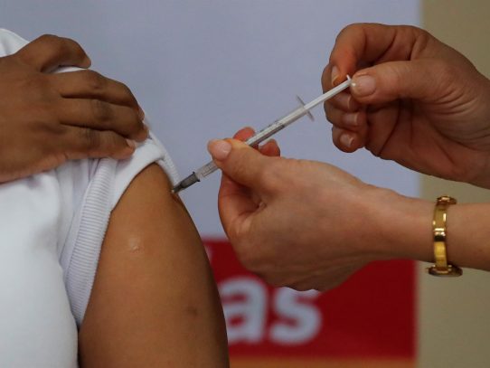 Panamá limita la prueba de covid negativa para turistas no vacunados o sin dos dosis