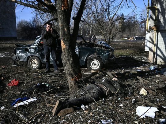Rusia inicia invasión de Ucrania y ataques ya dejan decenas de muertos