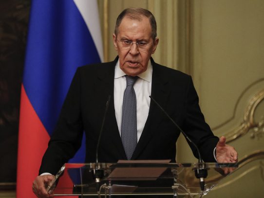 Rusia denuncia el "hostil" cierre del espacio aéreo a su canciller Lavrov