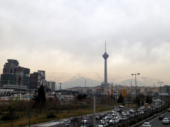 Estados Unidos no pudo frenar exportaciones iraníes de petróleo, afirma Teherán
