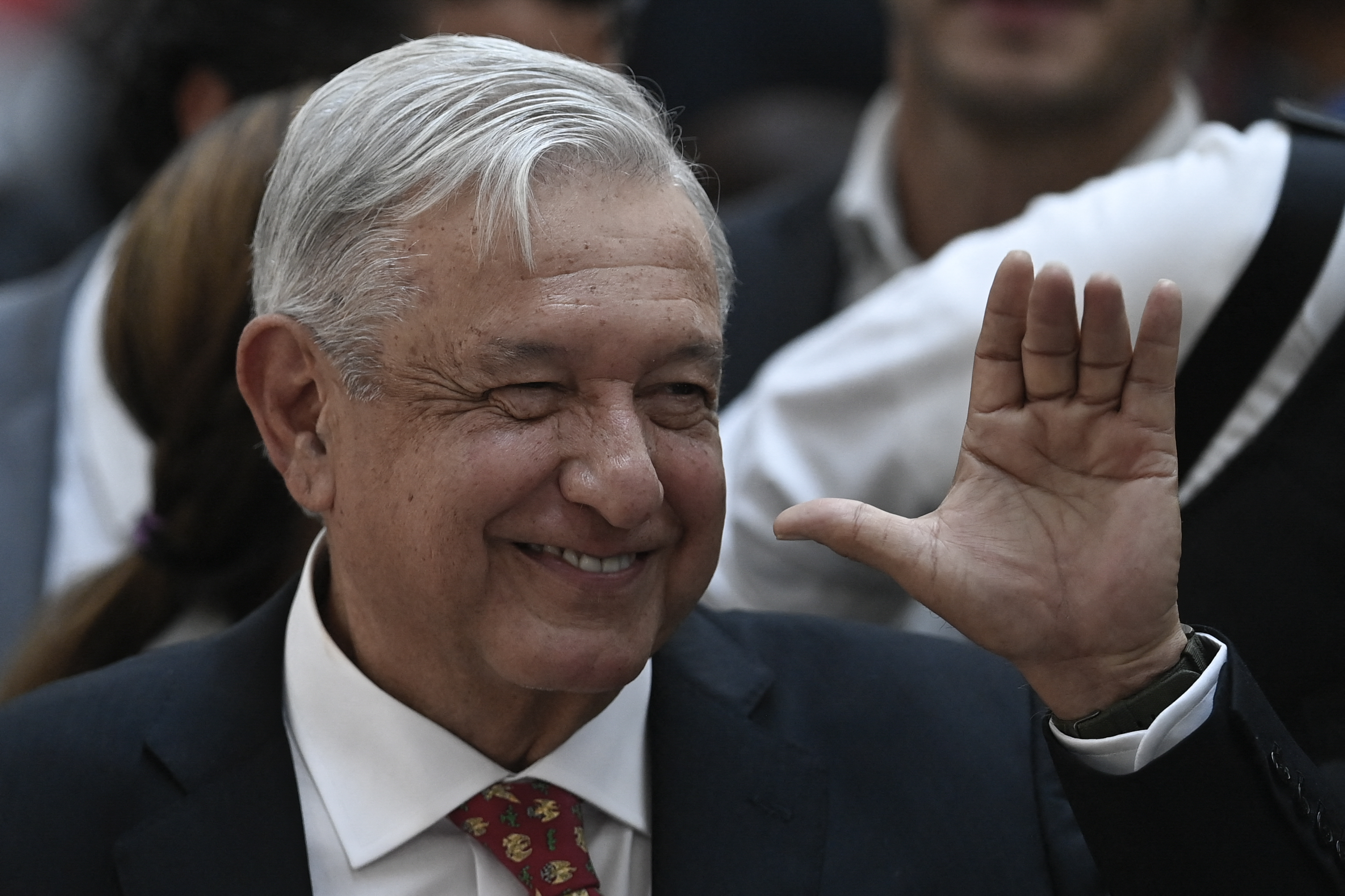 López Obrador inaugura nuevo aeropuerto de Ciudad de México todavía con pocos vuelos