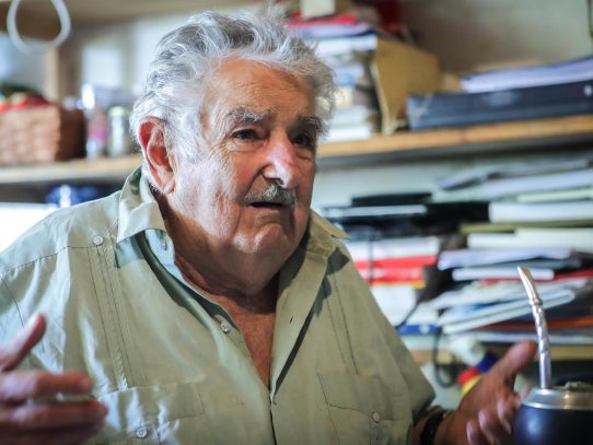 Mujica no quiere "radicalizar" sobre referéndum sino dar paso a los jóvenes