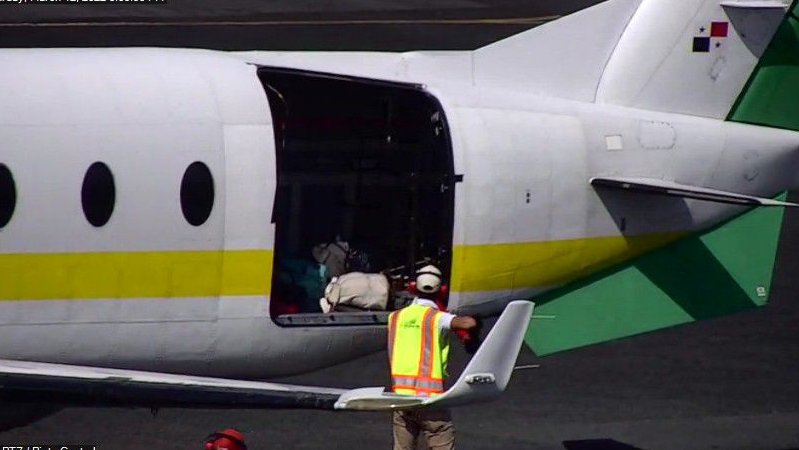 AAC suspendió operaciones a Bocas Air por desprendimiento de puerta en un vuelo