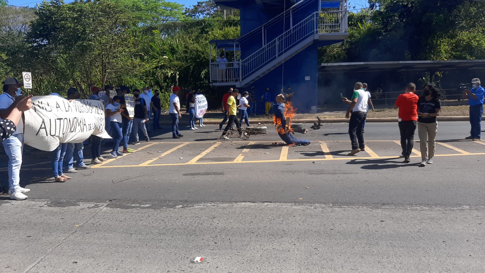 Universitarios protestan contra proyecto que permite la reelección en la Unachi