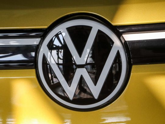 El nuevo microbús eléctrico ID.Buzz de VW llegará a Europa a finales de año