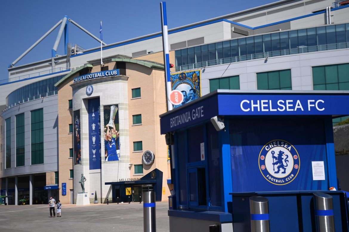 El Chelsea, sin fichar, vender ni renovar y sin el estadio lleno
