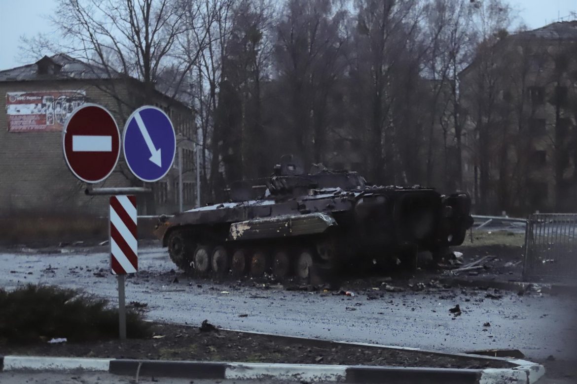 El avance del convoy ruso hacia Kiev queda estancado por la resistencia, dice EE.UU.