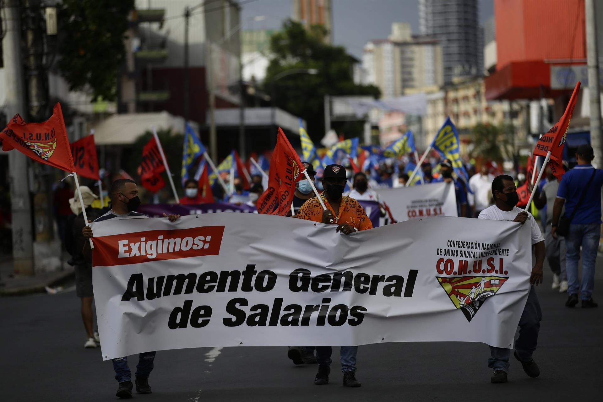 Sindicatos de Panamá piden congelar los precios ante el alza de los combustible