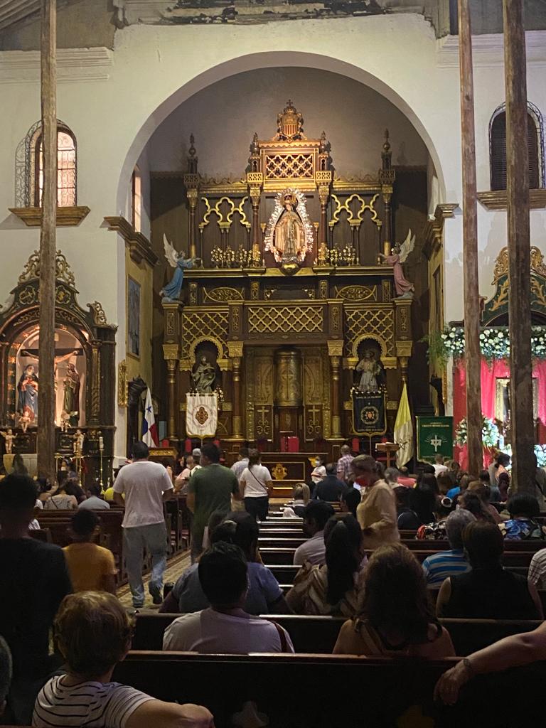 La tradicional visita a las siete iglesias durante el Jueves Santo – En  Segundos Panama