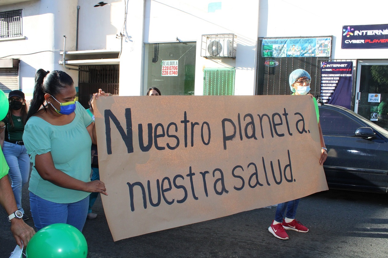 Personal de la Policlínica “Presidente Remón” se une al clamor de cuidar el planeta