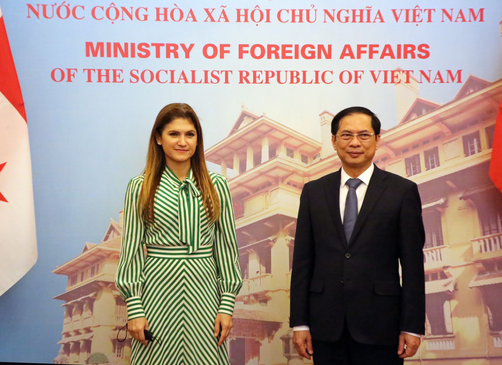 Vietnam valora reapertura de embajada y oficina comercial en Panamá
