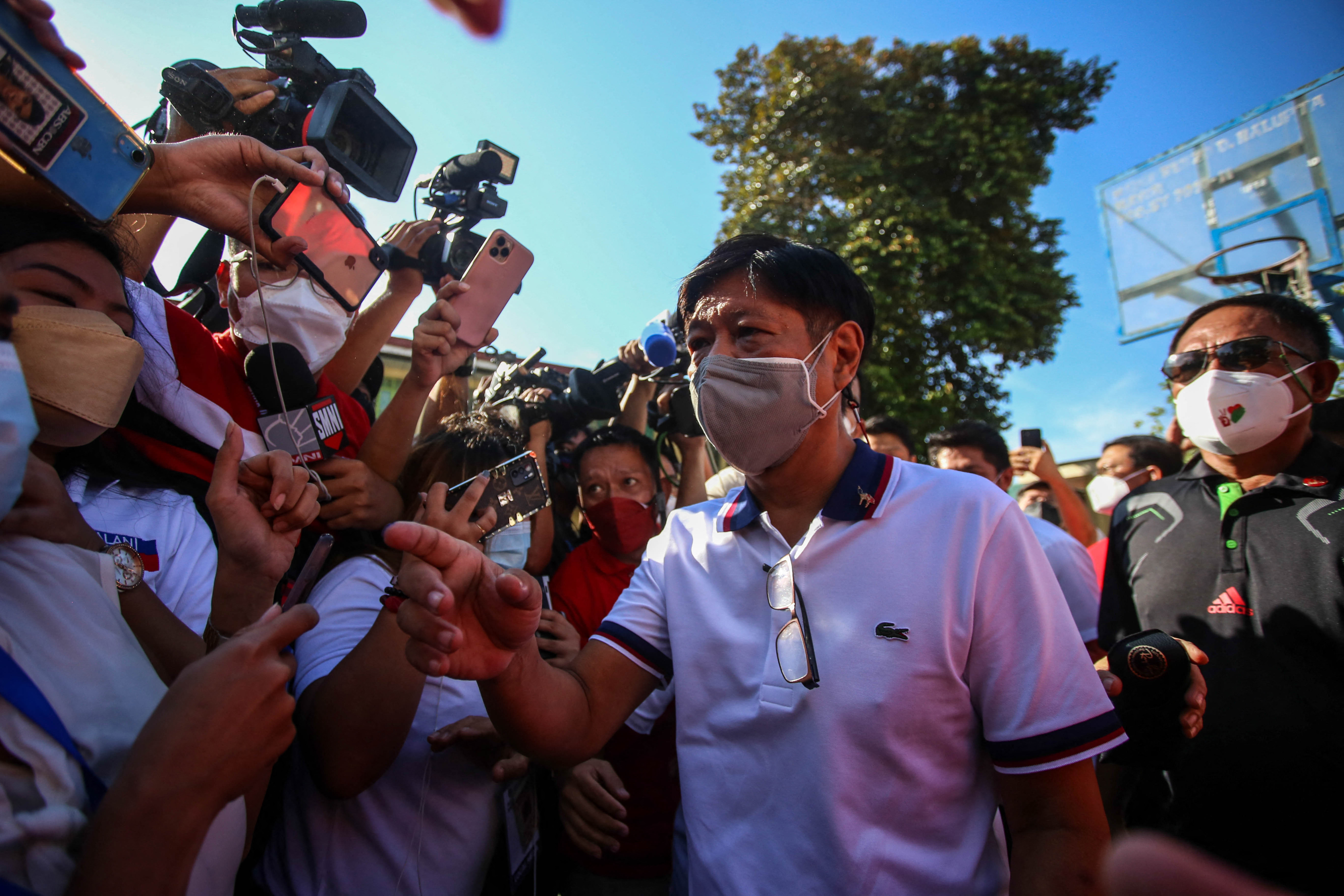 Hijo de exdictador Marcos se encamina a victoria aplastante en presidenciales de Filipinas