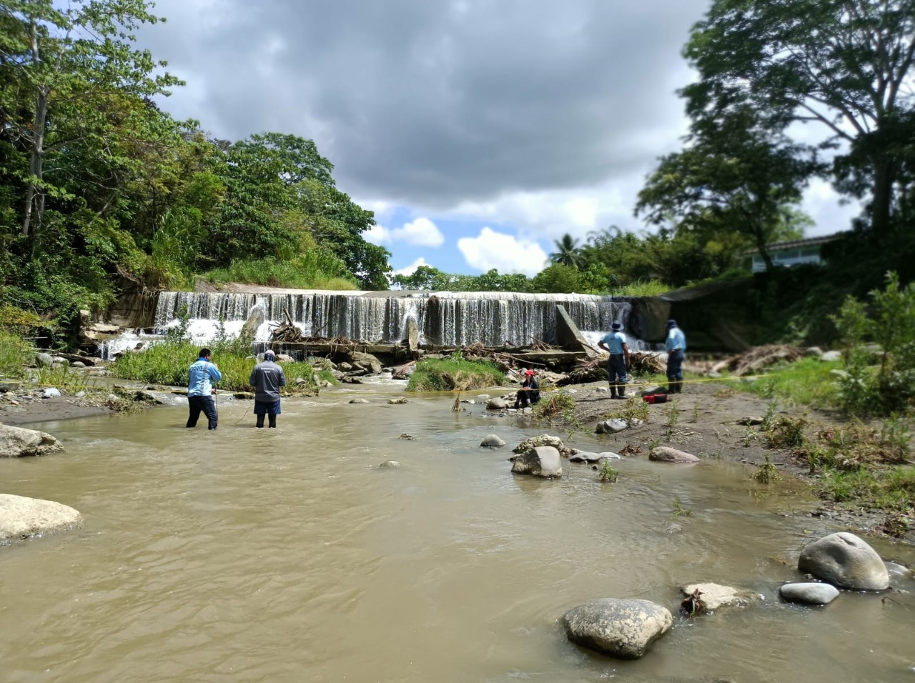 IDAAN realiza monitoreo de fuentes hídricas en Chiriquí