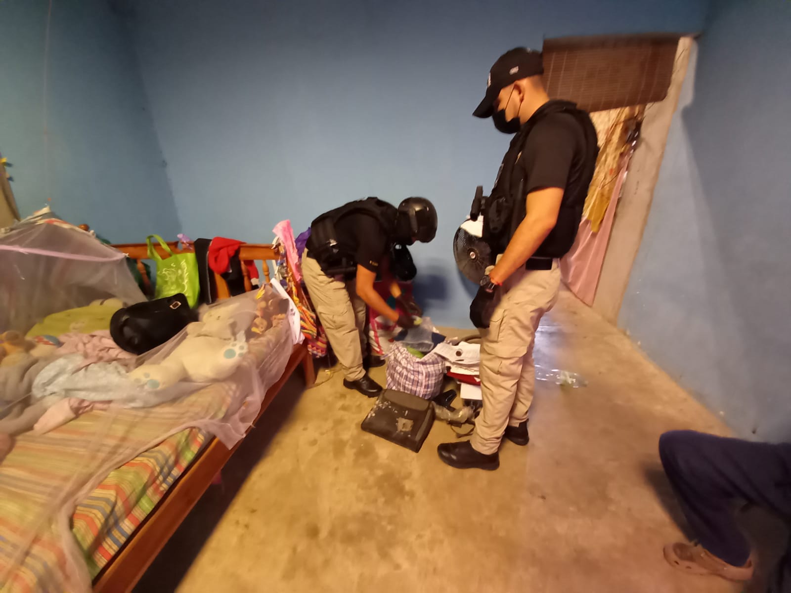 Aprehenden a tres personas por presunto tráfico de drogas en Colón
