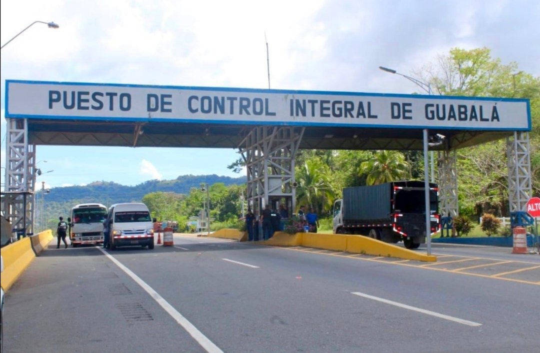 Policía devuelve tres buses en Guabalá que no pertenecían a ninguna ruta