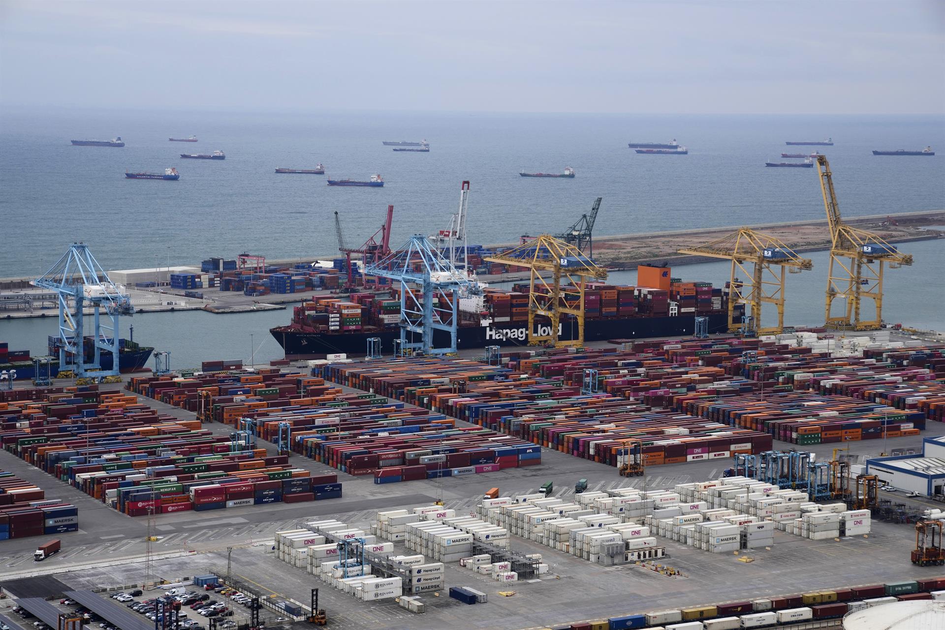 El coste del transporte marítimo sigue alto por China y la guerra en Ucrania
