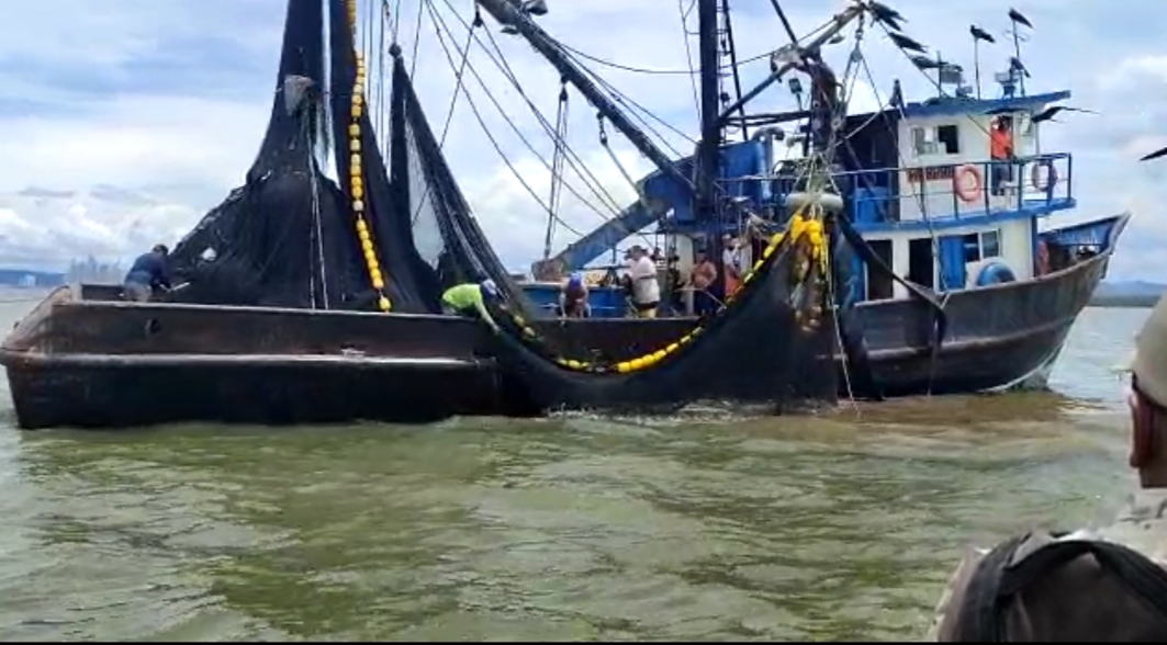 Detectan embarcaciones en pesca ilegal en área protegida de la Bahía de Panamá