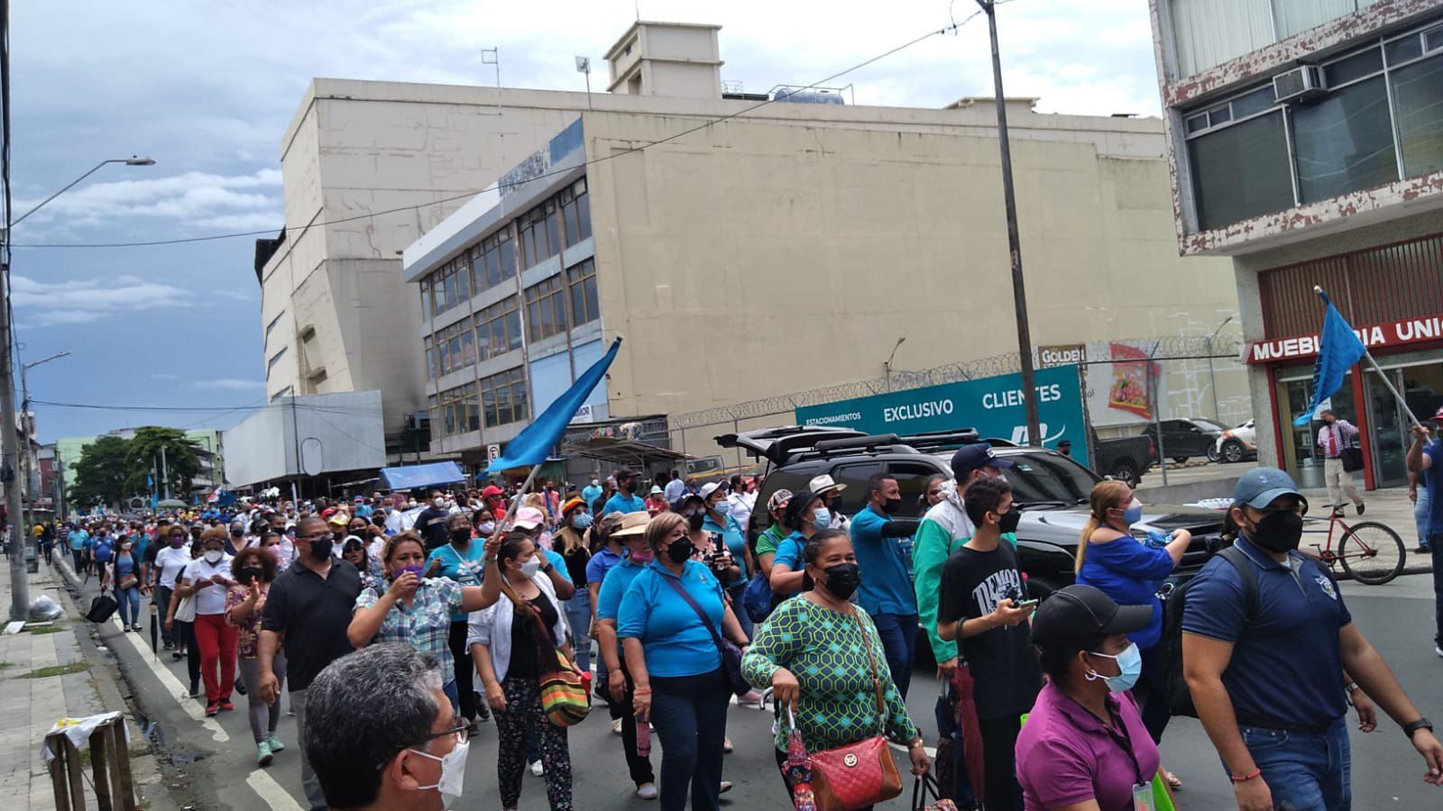 Educadores se levantan de la mesa de diálogo en Veraguas y realizan protestas en distintos puntos del país.