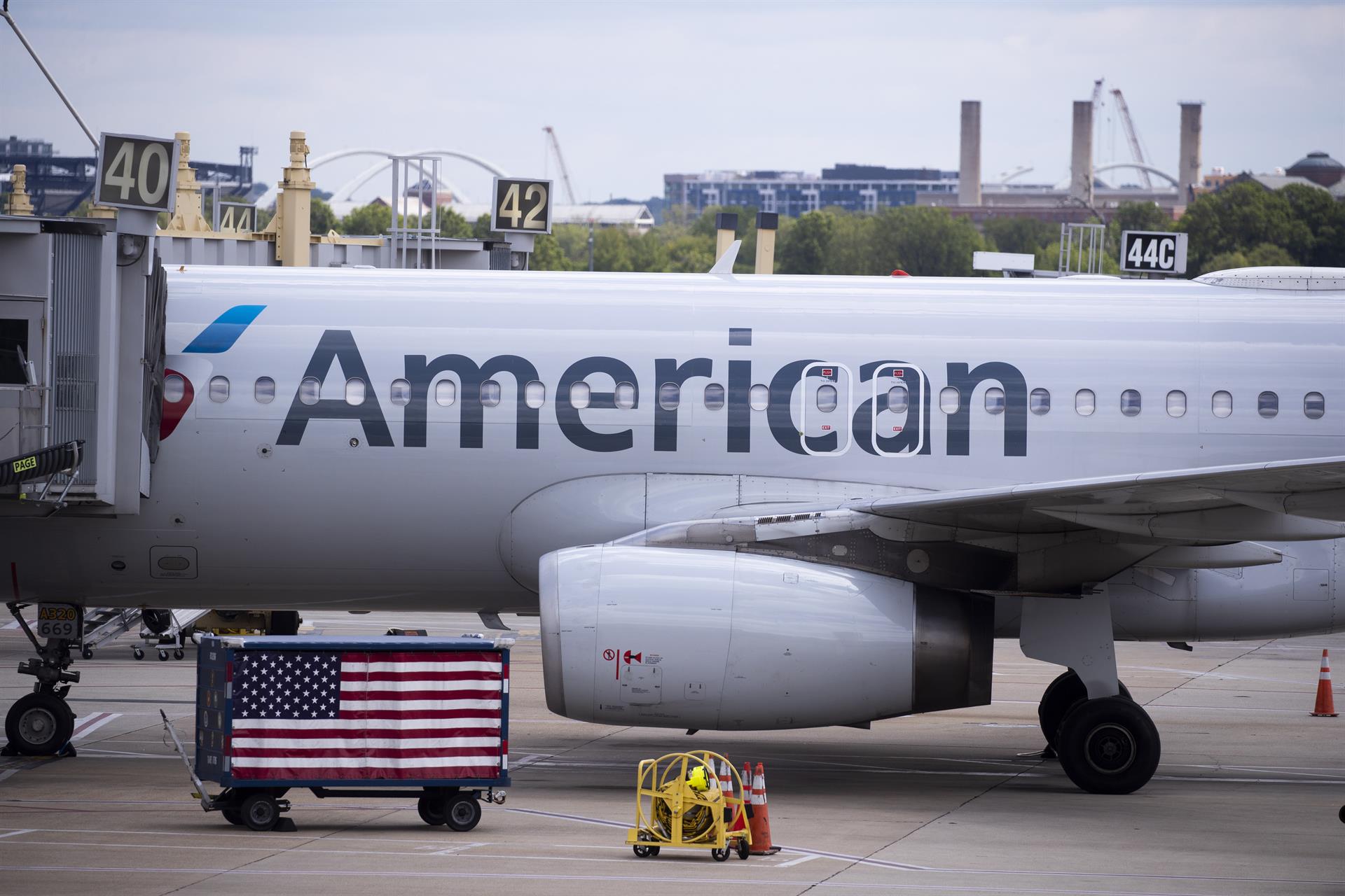 American Airlines registra el primer trimestre con beneficios desde la pandemia