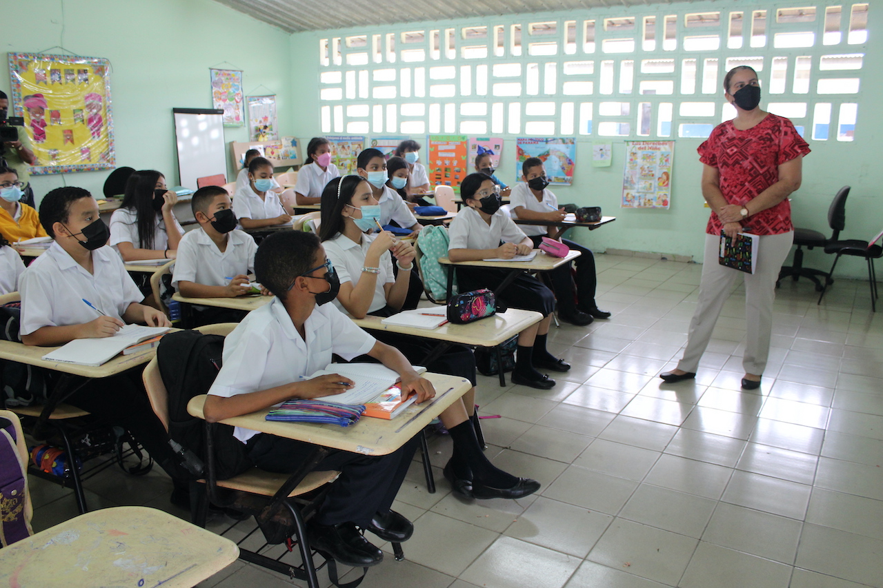 Beneficio para estudiantes: Horario regular de clases se cumple en escuelas de San Miguelito