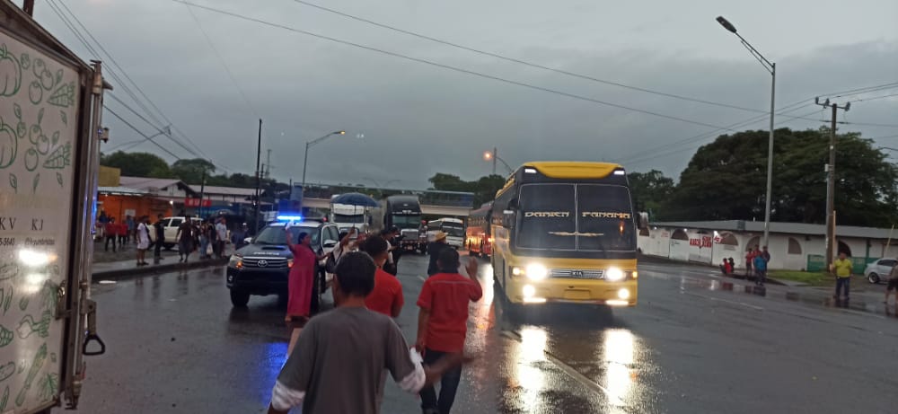 Situación tensa se vivió anoche entre migrantes y manifestantes en Chiriquí
