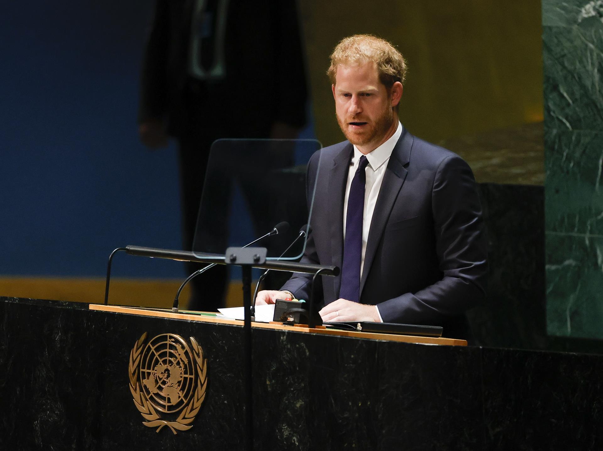 El príncipe Enrique alerta de un “ataque global” a la democracia y libertad