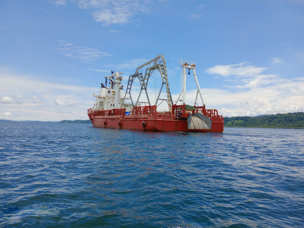 Desarrollan proyecto eléctrico submarino en Isla Colón