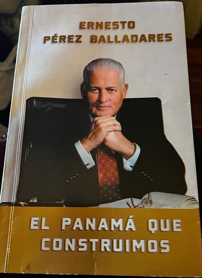 Libro de Ernesto Pérez Balladares