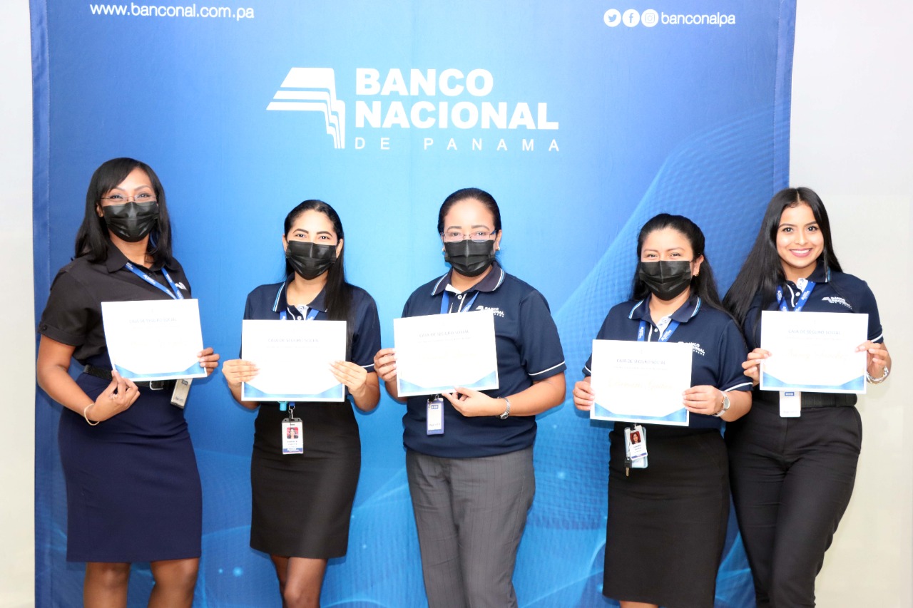 Personal de Banconal es certificado en Lengua de Señas Panameñas