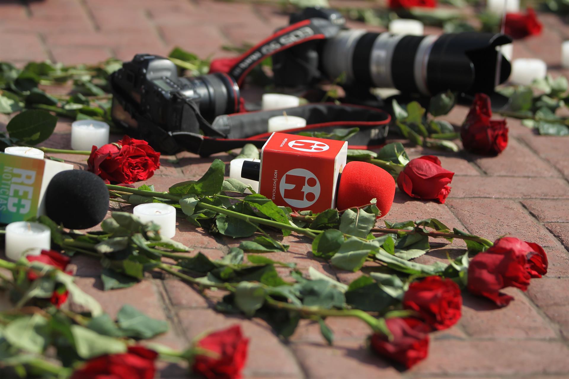 Asesinan a tiros a dos periodistas en Colombia cuando volvían de una cobertura
