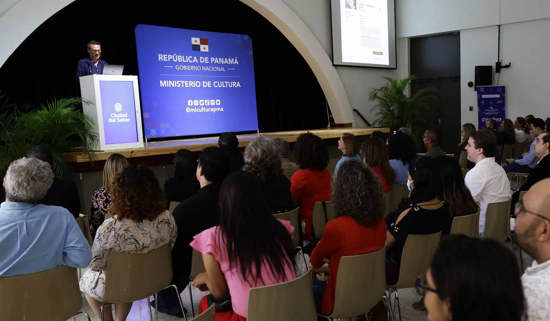 Panamá lanza un portal que promociona en línea los recursos culturales del país
