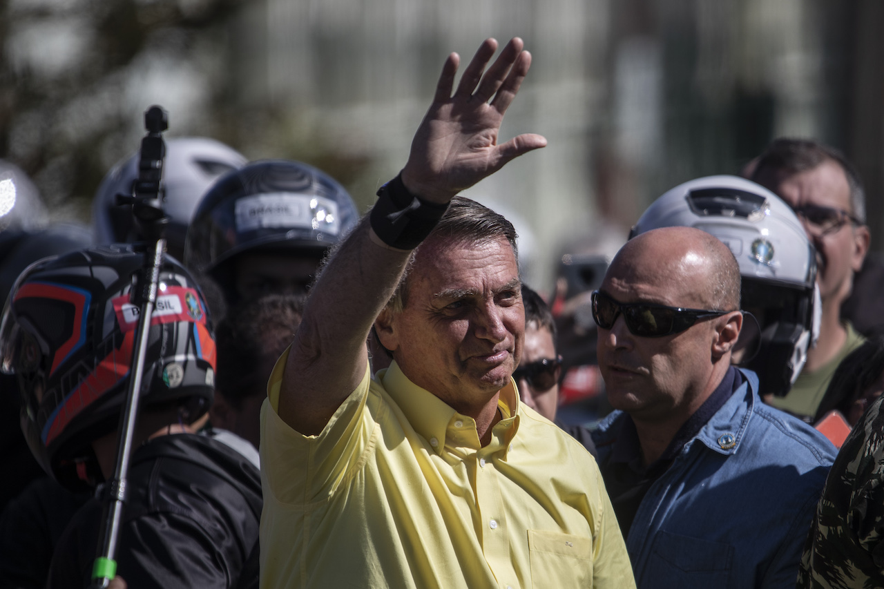 Si el presidente de Brasil intenta tomar el poder por la fuerza, ¿qué hará la policía?
