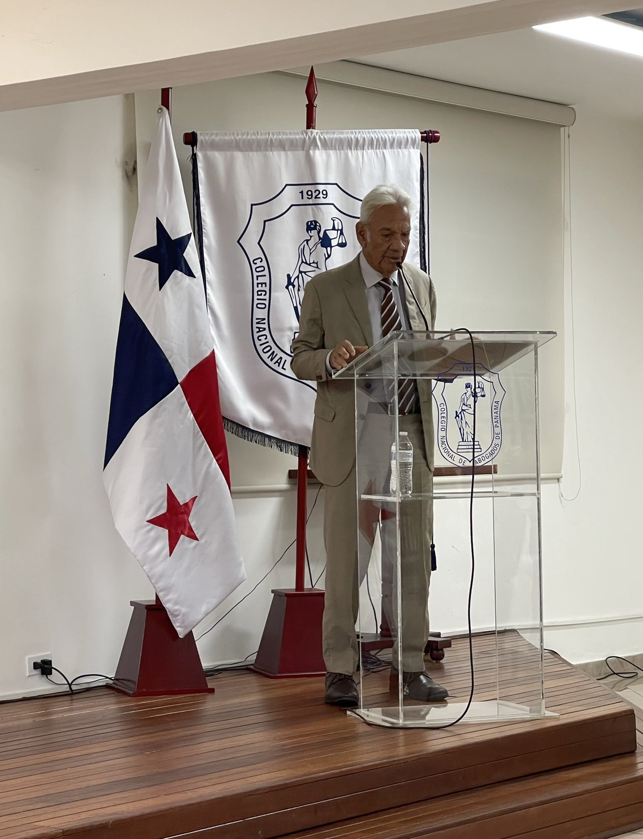 Falleció el abogado y exprocurador general de la Nación, Rogelio Cruz