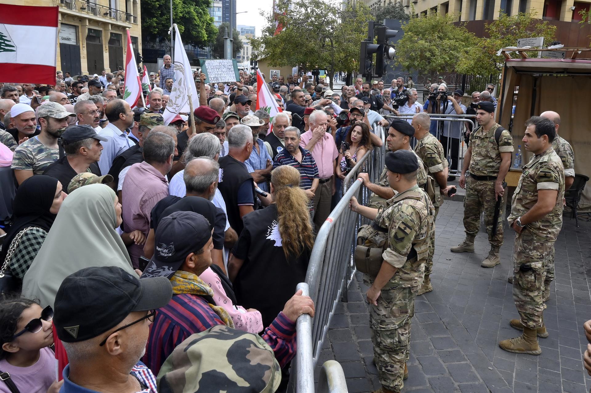 El Líbano cerrará sus bancos tres días por los repetidos asaltos a las sucursales